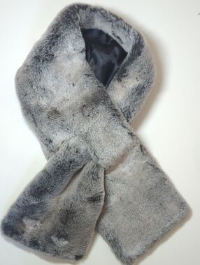LOFT Gray Faux Fur Trim Scarf